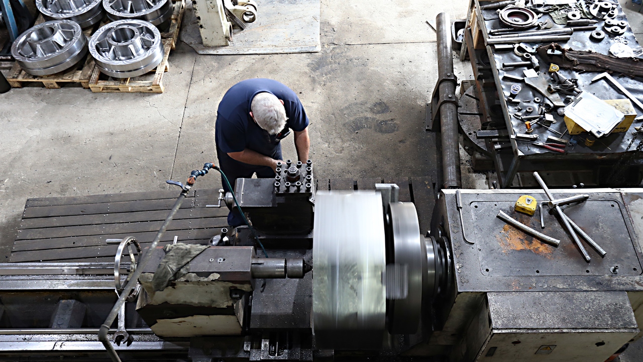 Produção industrial brasileira volta a crescer em julho após dois meses de queda