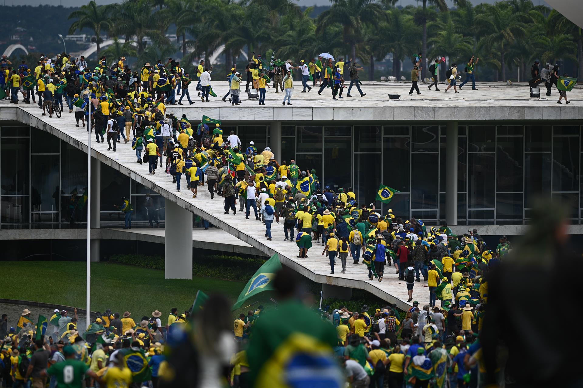 Desgaste de Moraes vira munição para anular condenação de Bolsonaro pelo 8 de janeiro  