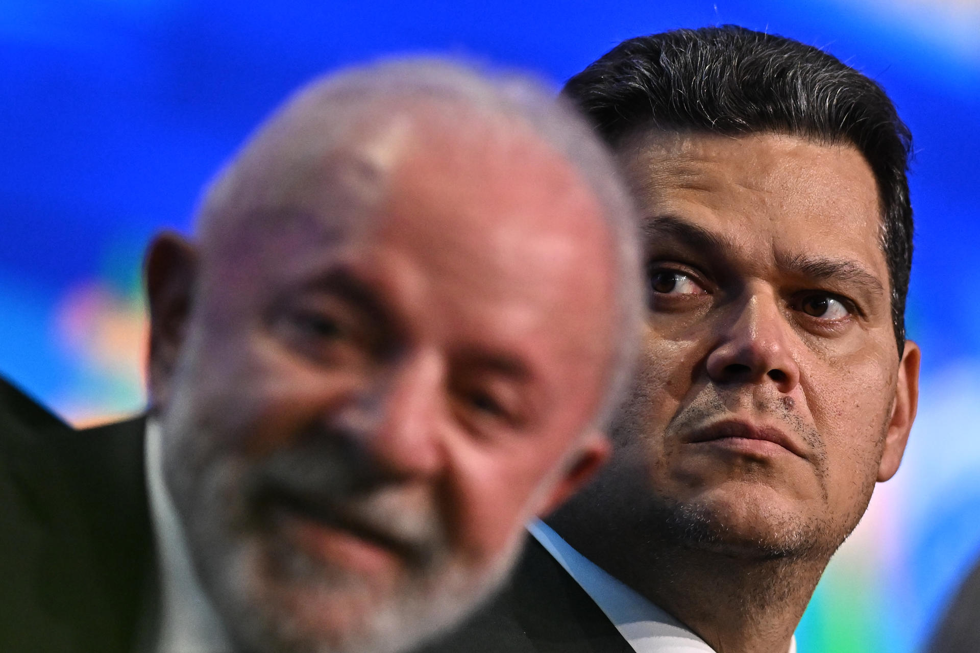 Alcolumbre frustra planos de Lula e adia votação do fim da 6×1