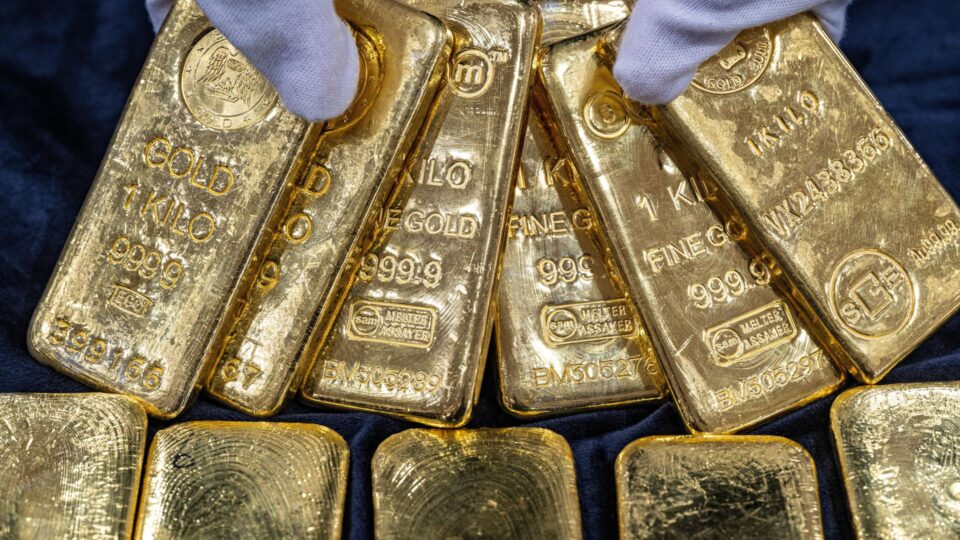 Banco central de país europeu retira ouro dos EUA após alertas sobre Trump