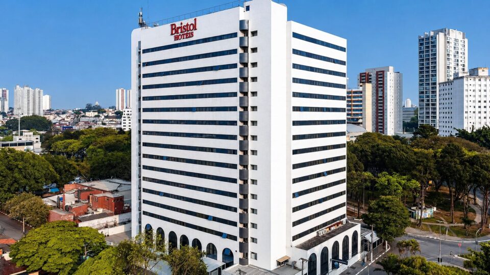 Rede Bristol revela estratégia de dois focos geográficos para blindar rentabilidade de investidores no pool hoteleiro