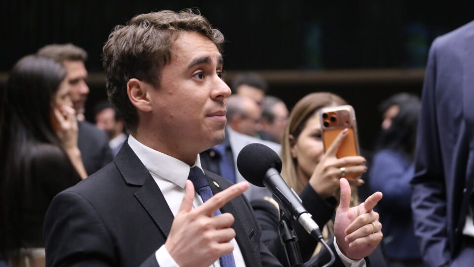 Nikolas Ferreira nega vínculo próximo com empresário acusado de fraude