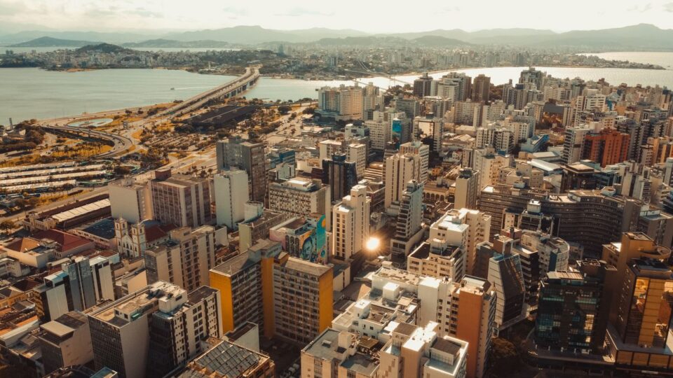 Impacto econômico do Airbnb em Florianópolis chega a R$ 5 bilhões