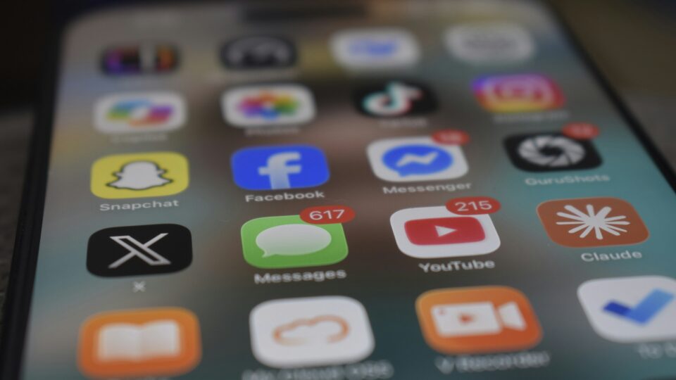 Proibir redes sociais não vai salvar os adolescentes do vício em telas