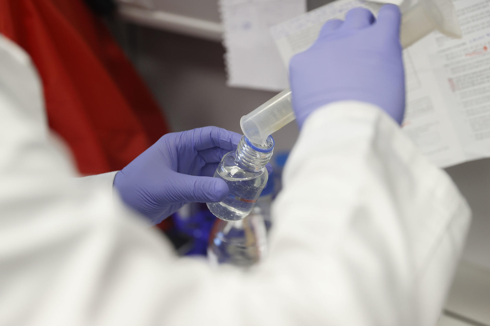 Foto de um laboratório: pesquisa identificou 1.200 variantes genéticas ligadas a cinco traços de personalidade principais.