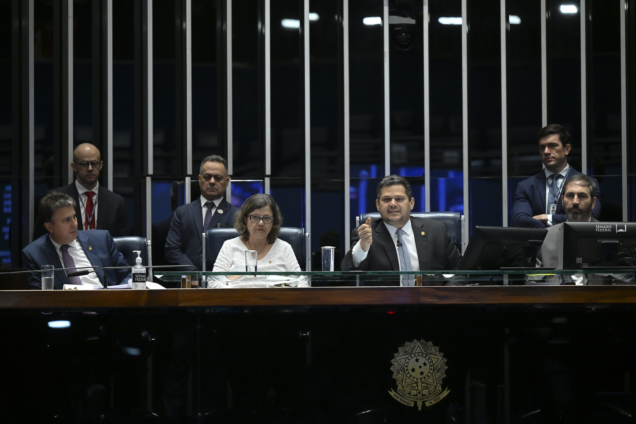 Senado aprova MP do fim da taxa das blusinhas