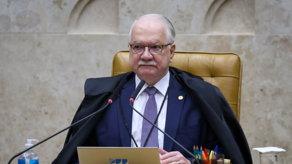Fachin pede explicações a Mendonça, Moraes, PF e PGR antes de decidir sobre investigação