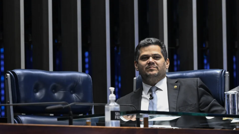 PF diz que Alcolumbre seria alvo de Mendonça para recompor forças no STF