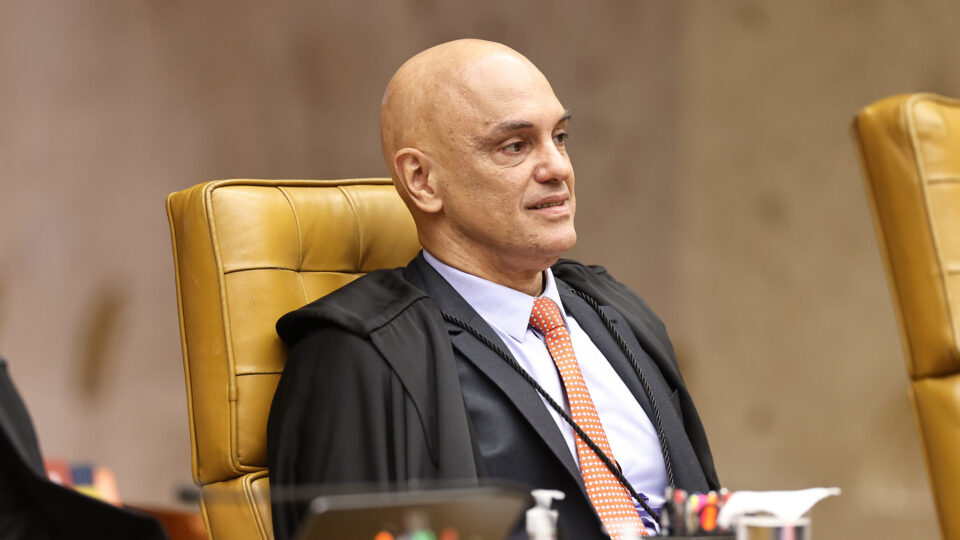 Moraes usou relatório da PF sem valor probatório para pedir investigação contra Mendonça