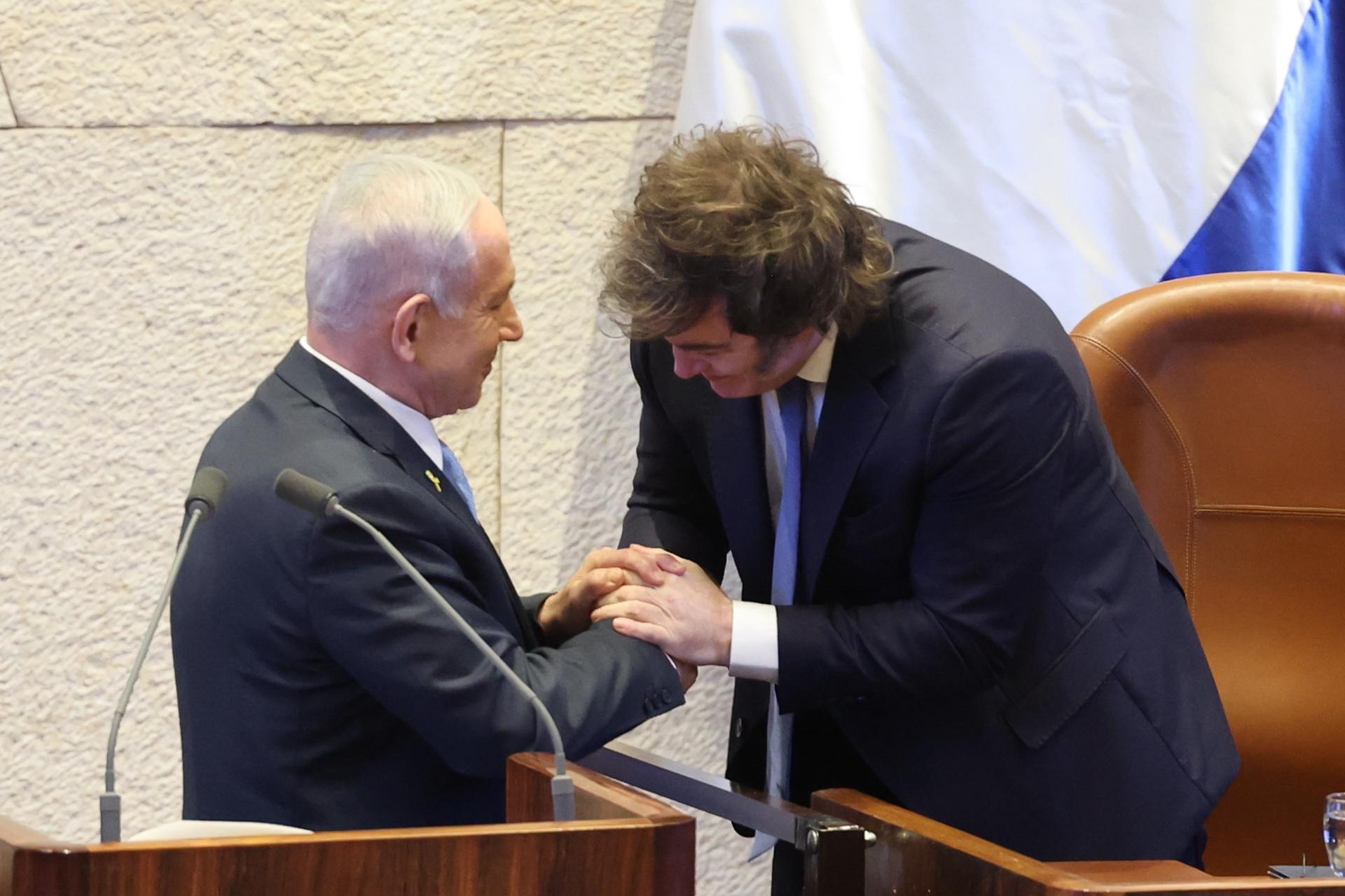 Sanções de Milei por Malvinas testam amizade com Israel