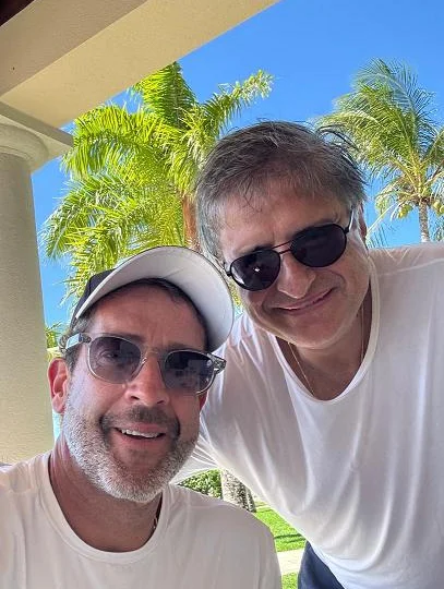 Ciro envia foto com Gonet a Vorcaro e pede: "liga aqui, ele quer falar com você".
