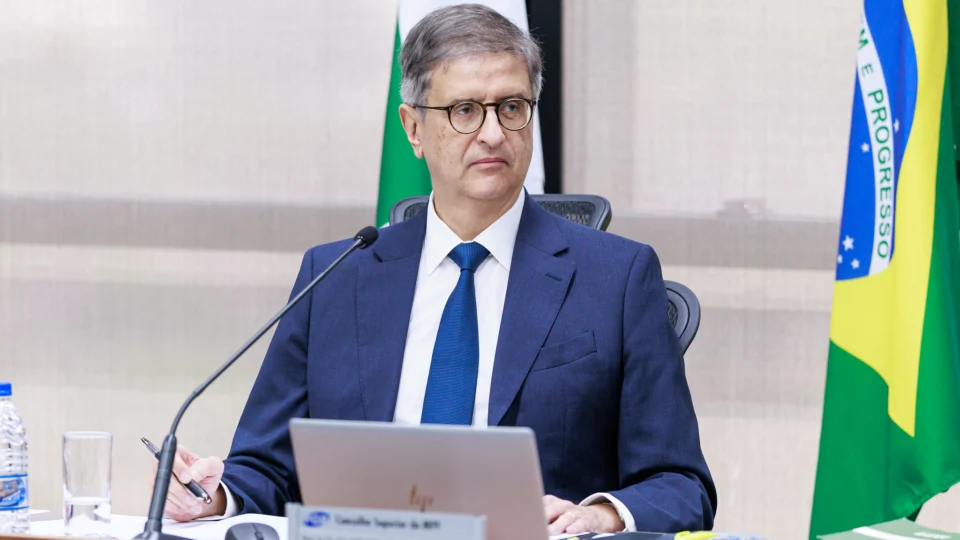 Paulo Gonet aparece em mensagens relacionadas aos contatos de Daniel Vorcaro. Ele, porém, preside o conselho superior do MPF, que tem como vice o irmão mais velho de Flávio Dino.