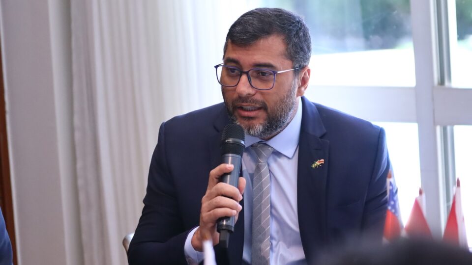 Atentado contra campanha de Wilson Lima deixa PM ferido em Manaus