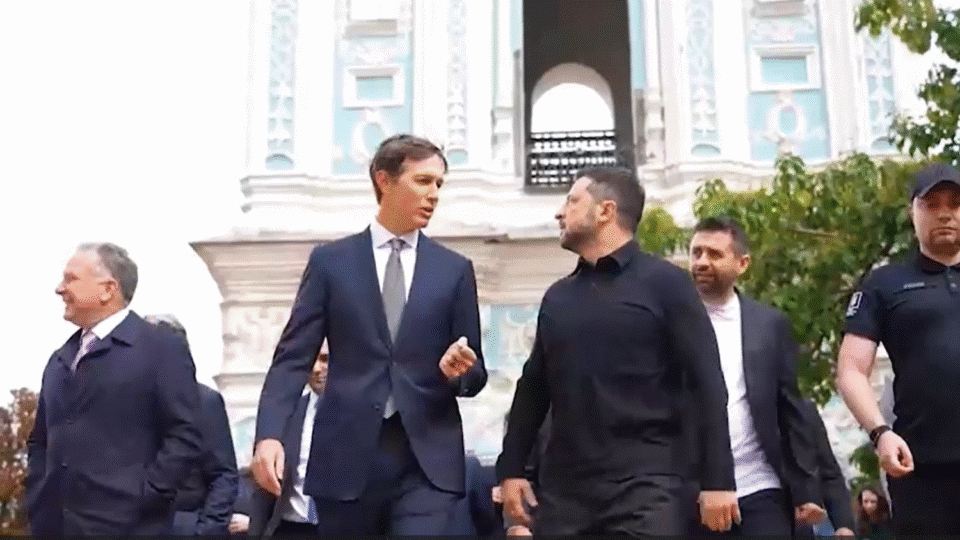 Os emissários da Casa Branca, Steve Witkoff e Jared Kushner, foram recebidos pelo presidente ucraniano Volodymyr Zelensky neste domingo (6).