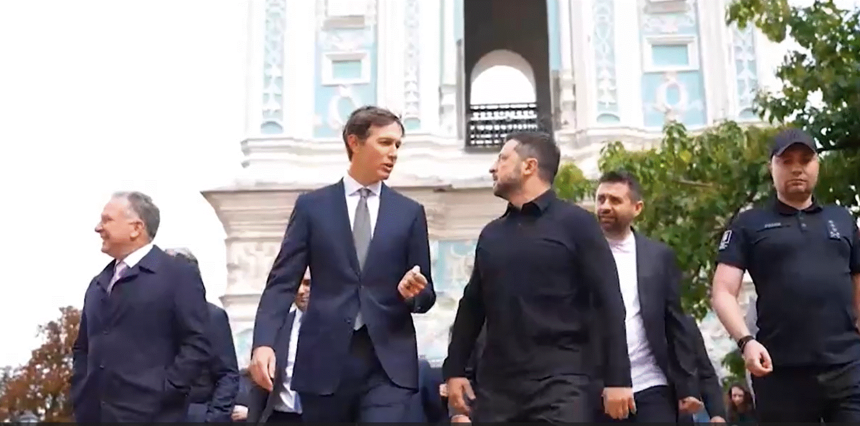 Zelensky recebe emissários dos EUA; encontro discute proposta para encerrar a guerra
