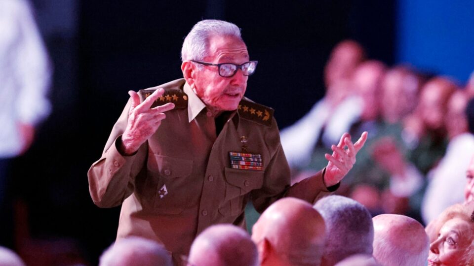Raúl Castro aparece em evento após relatos de piora do estado de saúde