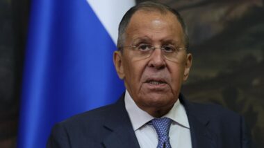 Sergey Lavrov acusa a Alemanha de iniciar uma “guerra de verdade” após o caso de Leipzig.