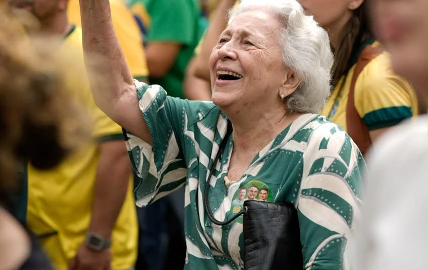 Manifestante nos atos em Goiânia (GO) na manhã desta segunda-feira(7). 