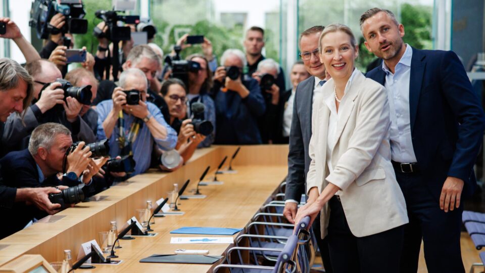 AfD inicia negociações para formar governo em estado da Alemanha após grande vitória - Foto