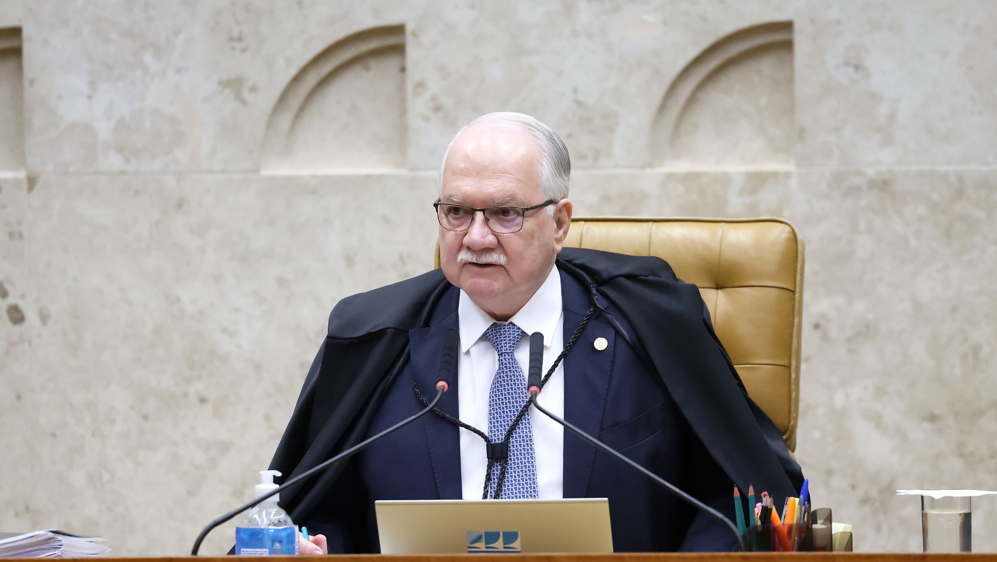 Os grupos se formam no STF: um quer limpeza, o outro quer deixar tudo nas sombras