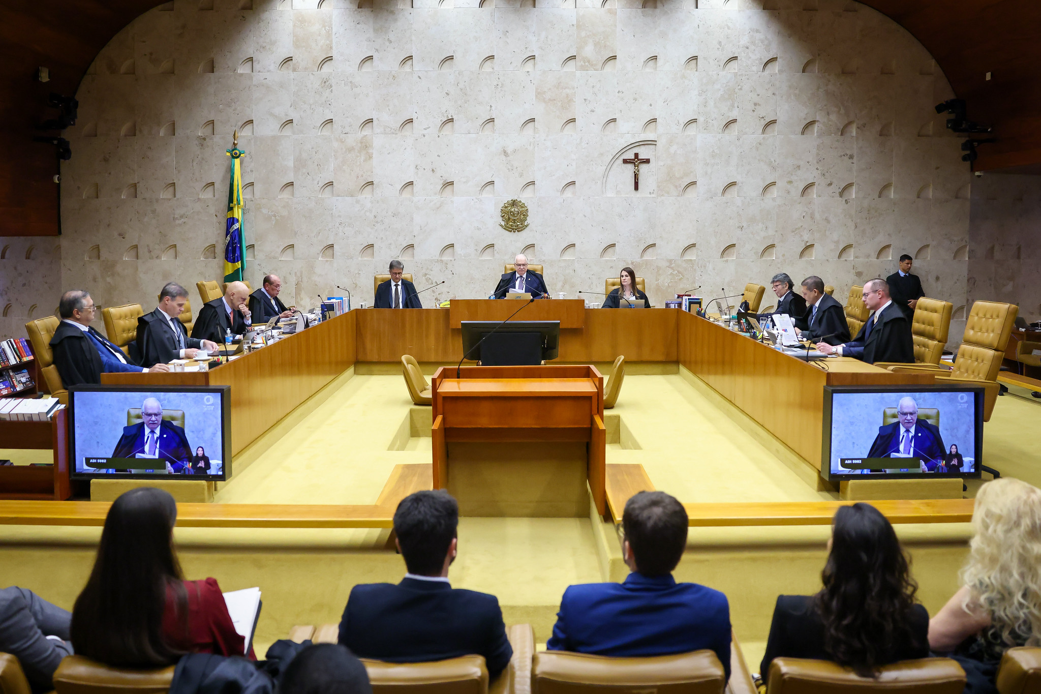 Em meio à crise no STF, 51,6% dizem que ministros decidem por interesse próprio