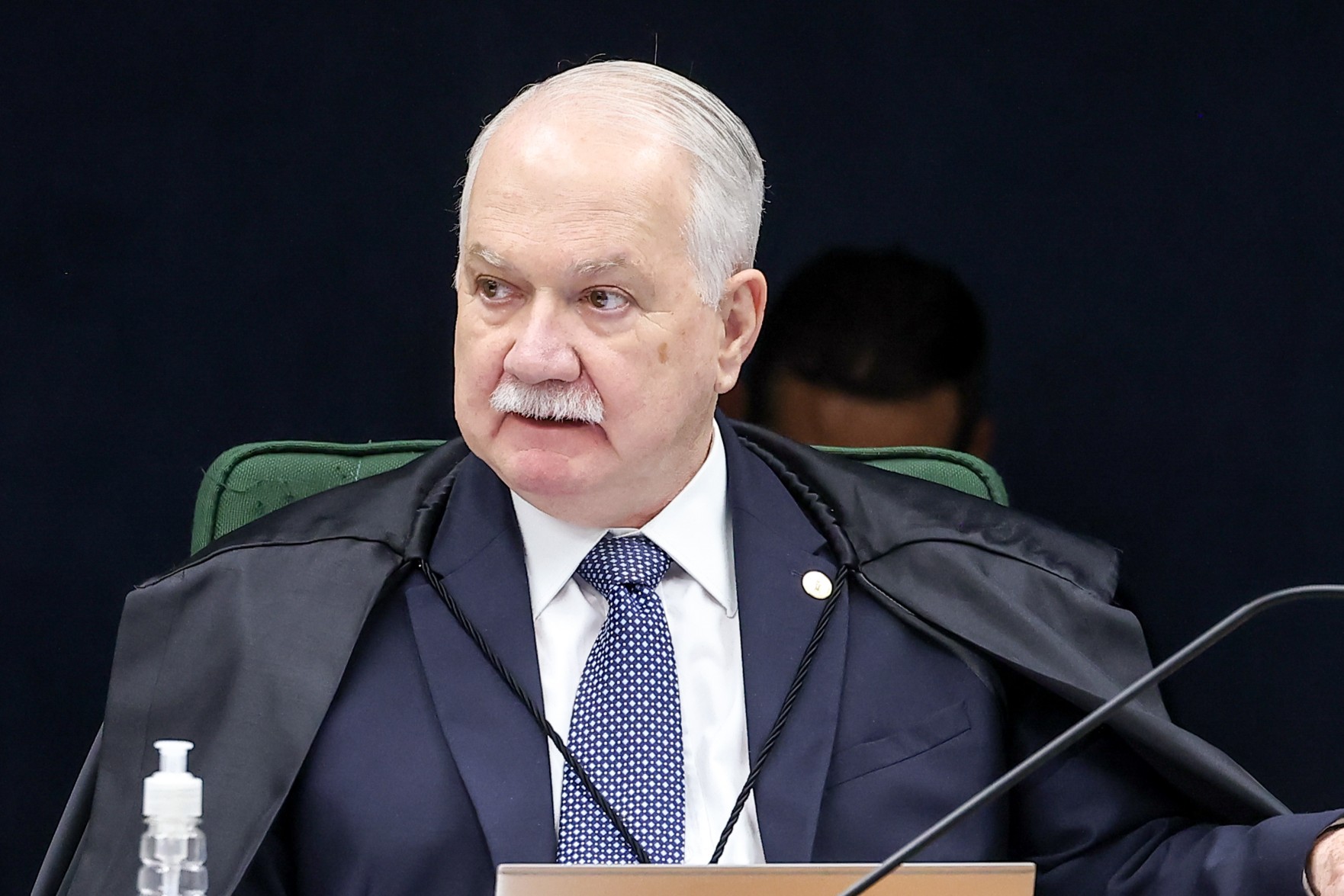 Fachin cita “grave lesão à ordem pública” ao travar investigações de Mendonça, Moraes e PGR