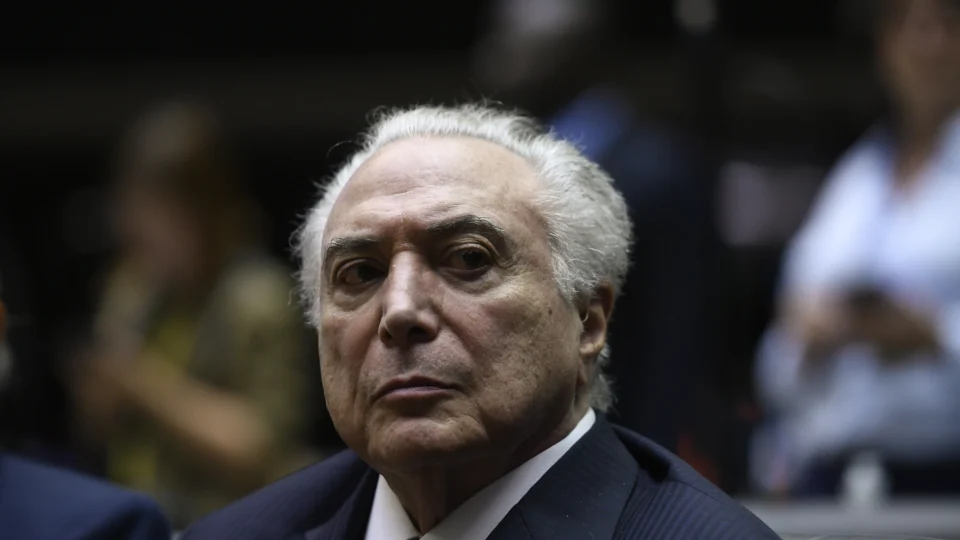 Temer diz que STF está acima de disputas individuais e cobra solução rápida para crise