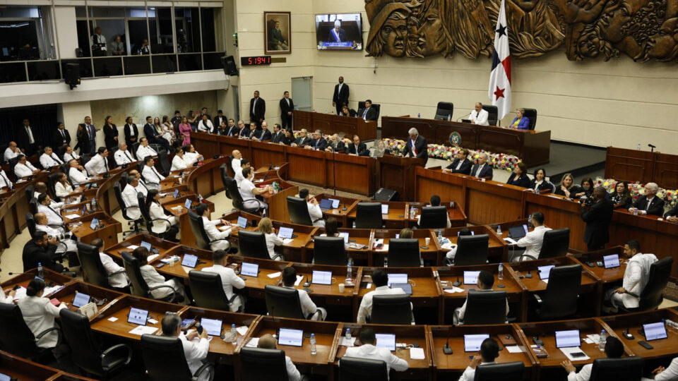 Deputados do Panamá acusam China de interferir no Legislativo do país