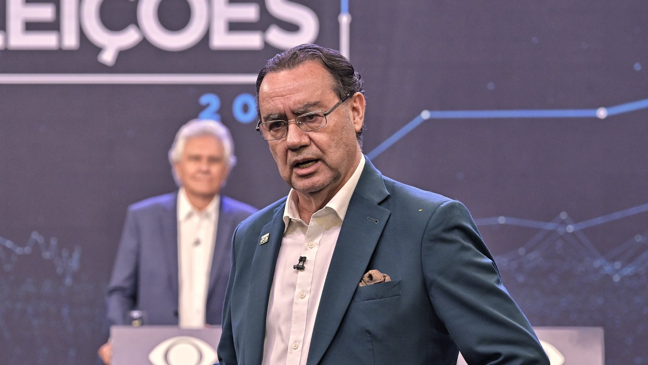 Ascensão de Cury e posição antissistema de Renan Santos isolam ex-governadores