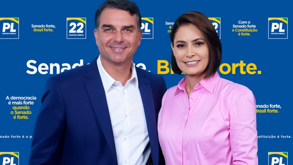 Em vídeo nas redes sociais, Michelle diz ter um “chamado” para o “Exército rosa” e pede apoio a Flávio Bolsonaro.