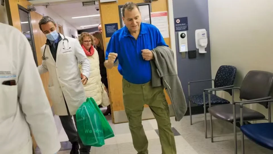 A recuperação de Tim Andrews após o xenotransplante permitiu que ele retomasse atividades que havia deixado de fazer por causa da doença renal.