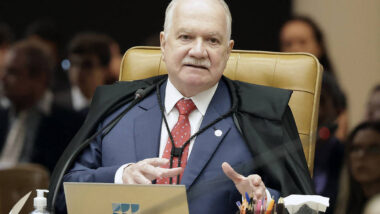 Fachin cancela sessão do STF pela 2ª vez na semana, às vésperas da análise do caso Moraes-Vorcaro.