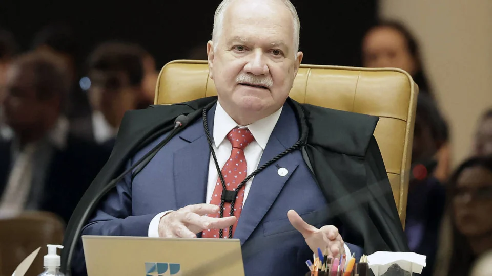 Fachin cancela sessão do STF pela 2ª vez na semana, às vésperas da análise do caso Moraes-Vorcaro.