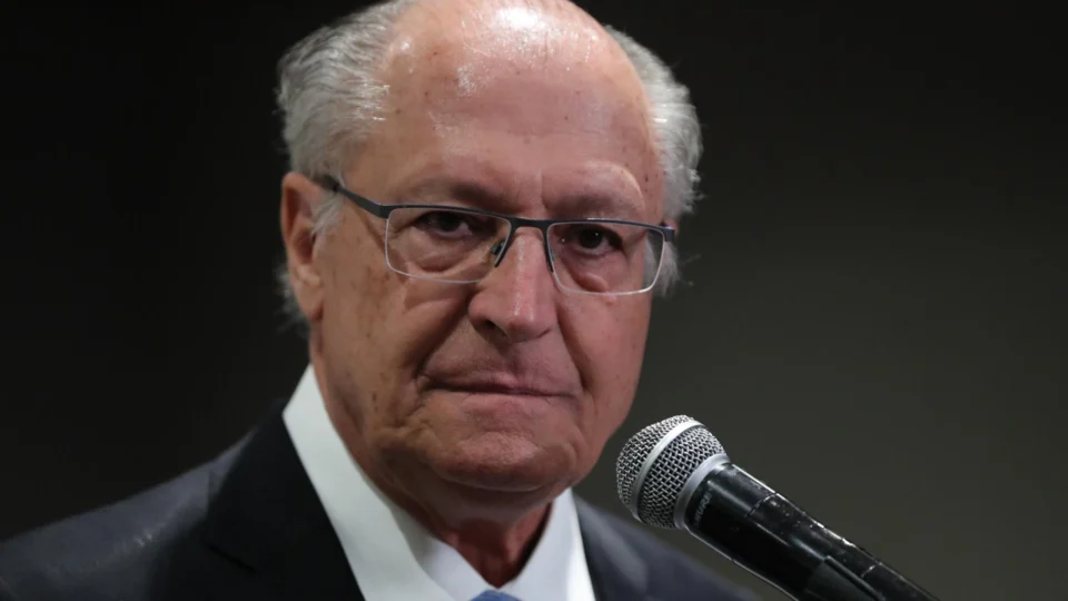 Vice-presidente passa a ser polo passivo em ação sobre suposto uso eleitoral da agenda e da estrutura do governo.