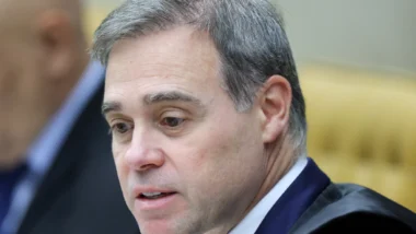 PF reforça segurança de Mendonça e de familiares em meio à crise no STF
