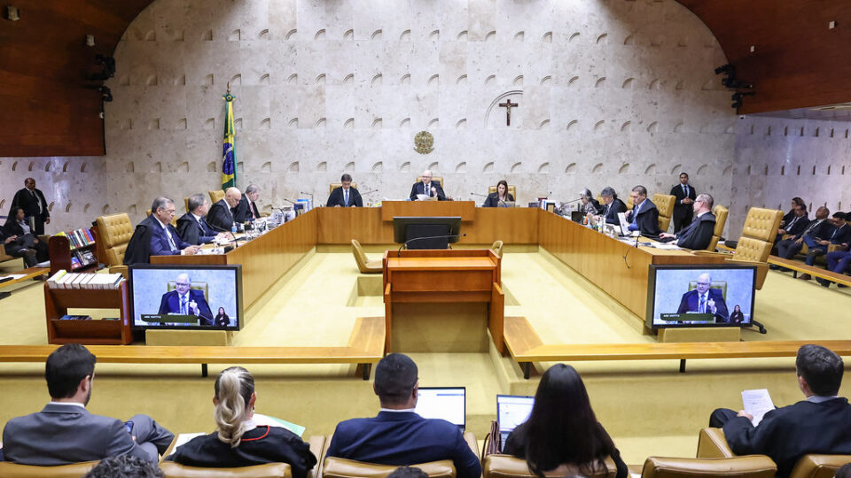 Fachin avoca petições que envolvem Moraes e o Banco Master no STF