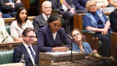 Conservadora Kemi Badenoch foi uma das vozes contra a lei que permitiria o suicídio assistido na Inglaterra.