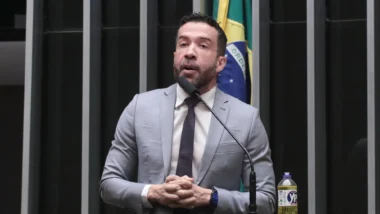 Deputado federal chamou ex-presidente de "ladrão" e "vagabundo", além de acusação de homicídio.