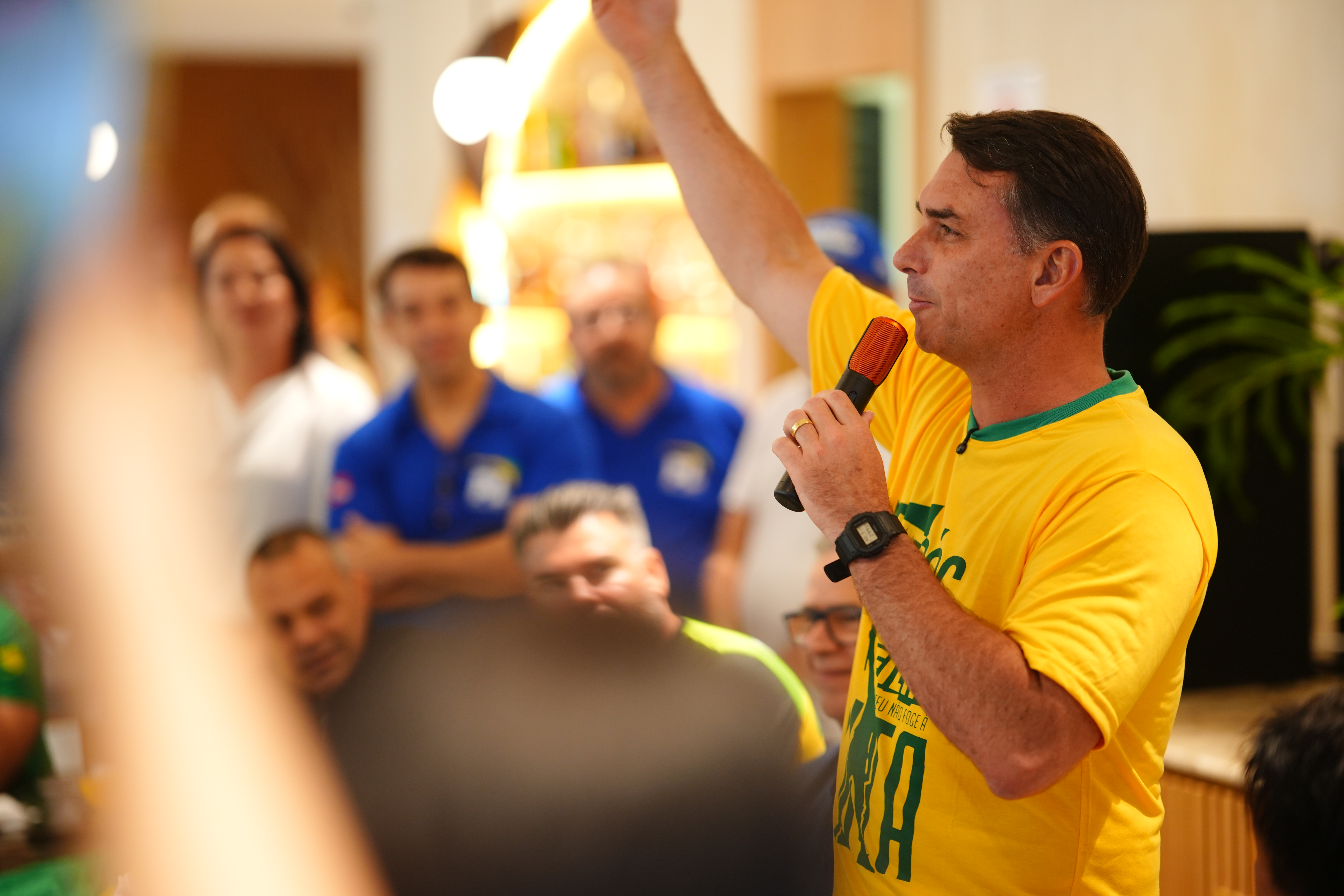 Flávio Bolsonaro aciona STF por investigação contra filho de Sarney após relato de Karina Gama