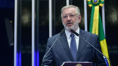 Brasil e Estados Unidos marcam reunião presencial para negociar tarifaço