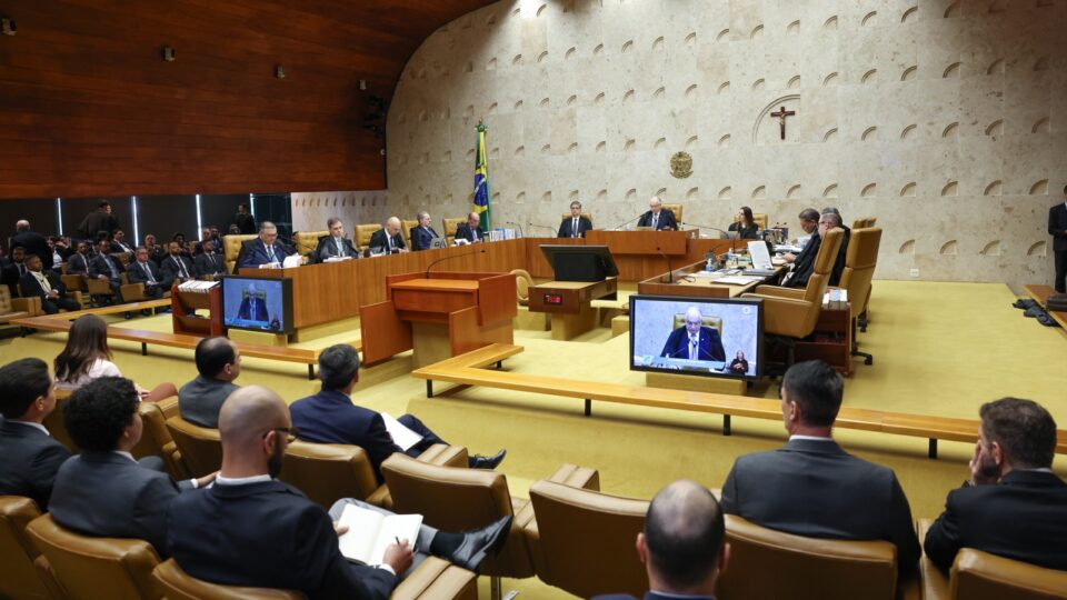 Dino pede que julgamento de Moraes seja transferido para sessão com Mendonça