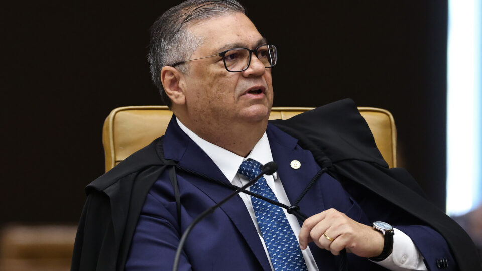 Dino diz que Judiciário vive "momento mais corrupto da história" e defende que caso de Moraes e Vorcaro siga com Mendonça