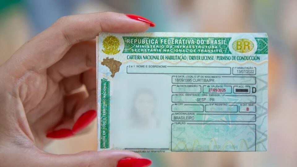 CNH vencida em 2026 ganha prazo extra para renovação; veja quem tem direito à prorrogação