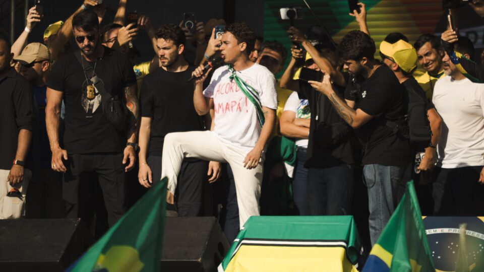 Alcolumbre vira alvo de campanhas eleitorais em meio a julgamento de Moraes