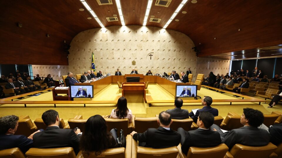 Flávio Dino suspende julgamento sobre investigação contra Alexandre de Moraes