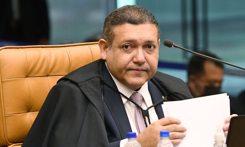 Nunes Marques alega impedimento e desfalca julgamento sobre Alexandre de Moraes