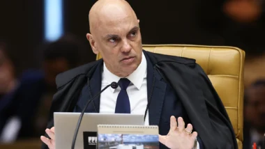Relator, Moraes rejeita ideia de unificar períodos de licença-maternidade.