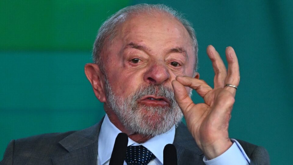 Lula defende interferência na economia e critica independência do BC