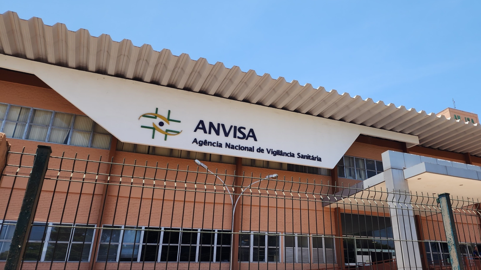 Anvisa suspende testes de nova terapia da Novartis após morte de pacientes