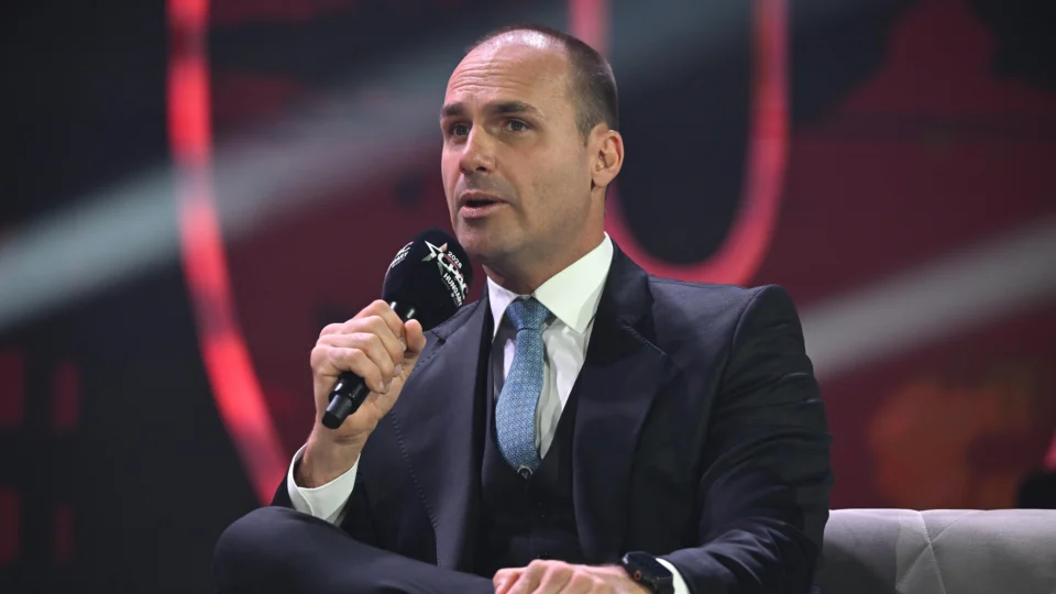 Ex-deputado federal terá reunião em Washington para debater sanções contra Moraes.